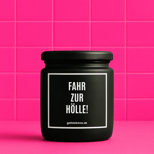 Erste von künstlicher Intelligenz kreierte Vegane Bio-Kerze mit Spruch – FAHR ZUR HÖLLE! Mega lange Brenndauer von 80 Stunde, hochwertige ätherische Öle schaffen beste Duftverteilung. Mit 1400 lustigen Sprüchen perfekt zum Verschenken. Handgemacht in Deutschland von geilstekerze.de -Die beste Duftkerze die du kaufen kannst.