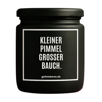 Erste von künstlicher Intelligenz kreierte Vegane Bio-Kerze mit Spruch – KLEINER PIMMEL GROSSER BAUCH Mega lange Brenndauer von 80 Stunde, hochwertige ätherische Öle schaffen beste Duftverteilung. Mit 1400 lustigen Sprüchen perfekt zum Verschenken. Handgemacht in Deutschland von geilstekerze.de -Die beste Duftkerze die du kaufen kannst.