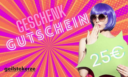 Duftkerze mit Spruch von geilstekerze ist der neue Geschenketrend. Diese witzige Kerze geilstekerze Geschenkgutschein brennt mega lange sagenhafte 80 Stunde, hochwertige ätherische Öle schaffen beste Duftverteilung. Mit 1400 lustigen Sprüchen perfekt zum Verschenken. Handgemacht in Deutschland von geilstekerze.de -Die beste Duftkerze die du kaufen kannst.