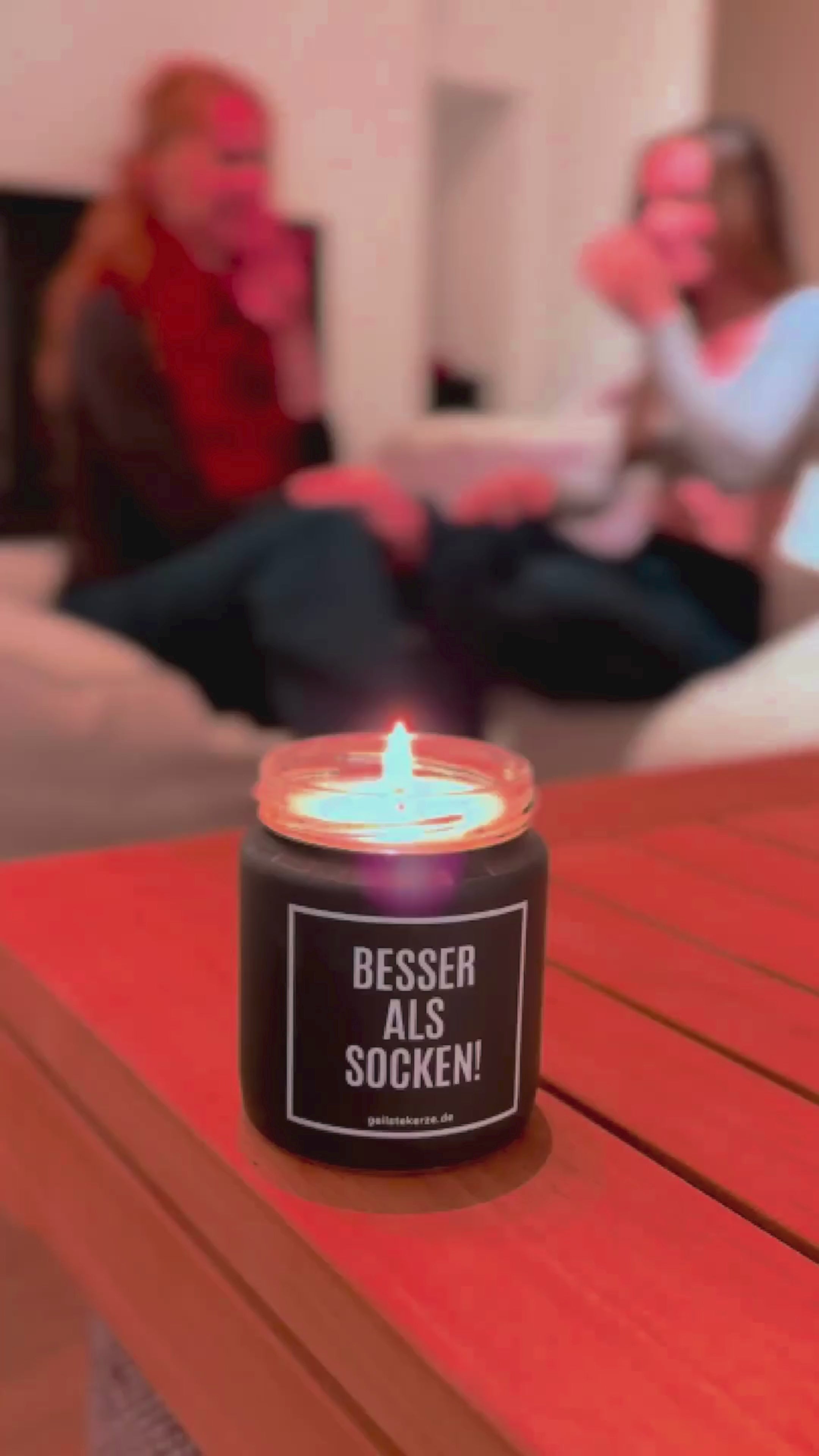 Video laden: UGC Video: geilstekerze erklärt in 30 Sekunden, die beliebte Spruch-Kerze 2025