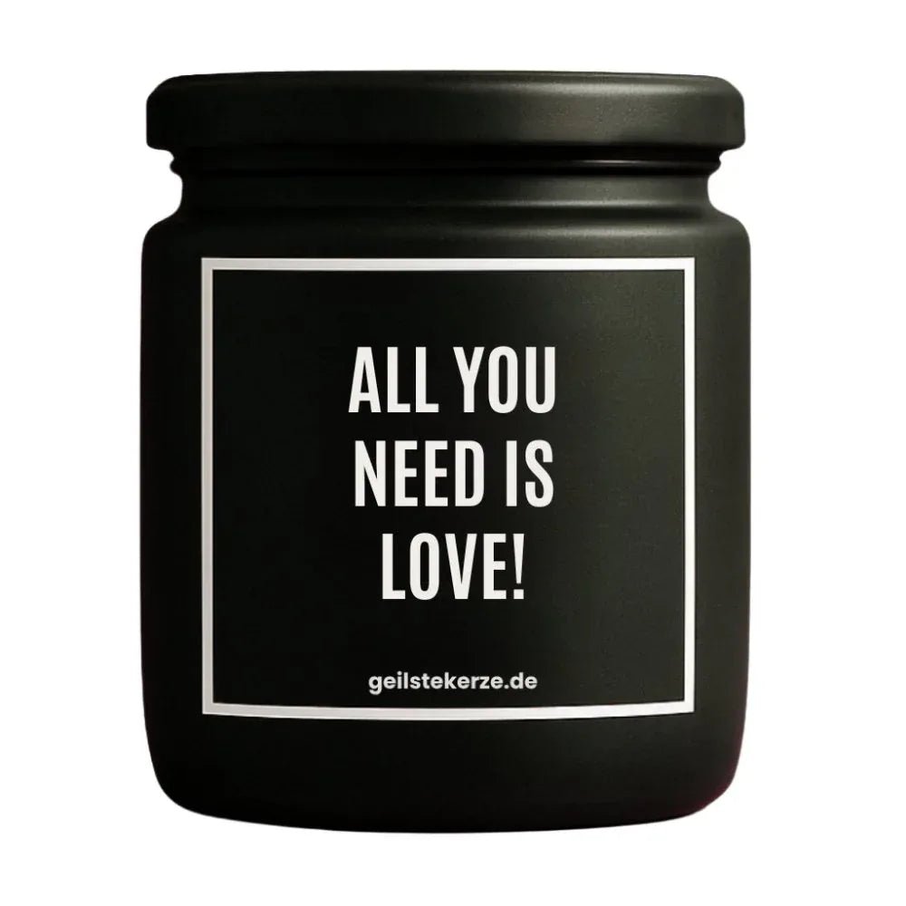 ALL YOU NEED IS LOVE Duftkerze Detail – weißes Sojawachs, handgemacht