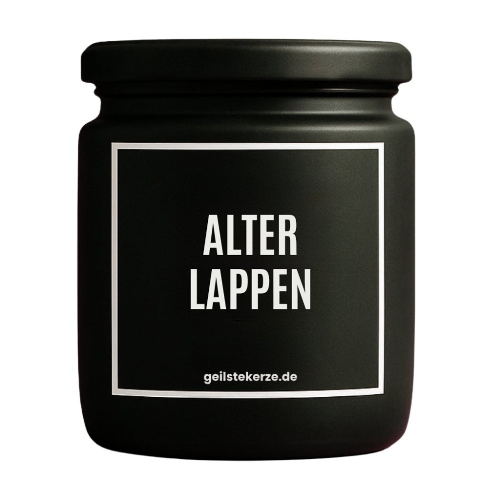 Duftkerze mit Spruch von geilstekerze ist der neue Geschenketrend. Diese witzige Kerze Vegane Bio-Kerze mit Spruch – ALTER LAPPEN brennt mega lange sagenhafte 80 Stunde, hochwertige ätherische Öle schaffen beste Duftverteilung. Mit 1400 lustigen Sprüchen perfekt zum Verschenken. Handgemacht in Deutschland von geilstekerze.de -Die beste Duftkerze die du kaufen kannst.