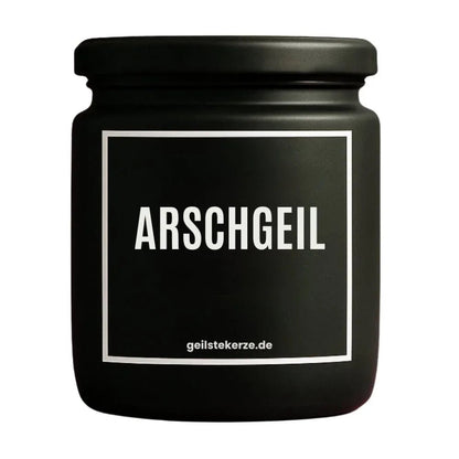 Duftkerze mit Spruch von geilstekerze ist der neue Geschenketrend. Diese witzige Kerze Vegane Bio-Kerze mit Spruch – ARSCHGEIL brennt mega lange sagenhafte 80 Stunde, hochwertige ätherische Öle schaffen beste Duftverteilung. Mit 1400 lustigen Sprüchen perfekt zum Verschenken. Handgemacht in Deutschland von geilstekerze.de -Die beste Duftkerze die du kaufen kannst.