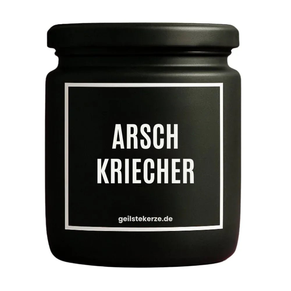 Duftkerze mit Spruch von geilstekerze ist der neue Geschenketrend. Diese witzige Kerze Vegane Bio-Kerze mit Spruch – ARSCHKRIECHER brennt mega lange sagenhafte 80 Stunde, hochwertige ätherische Öle schaffen beste Duftverteilung. Mit 1400 lustigen Sprüchen perfekt zum Verschenken. Handgemacht in Deutschland von geilstekerze.de -Die beste Duftkerze die du kaufen kannst.