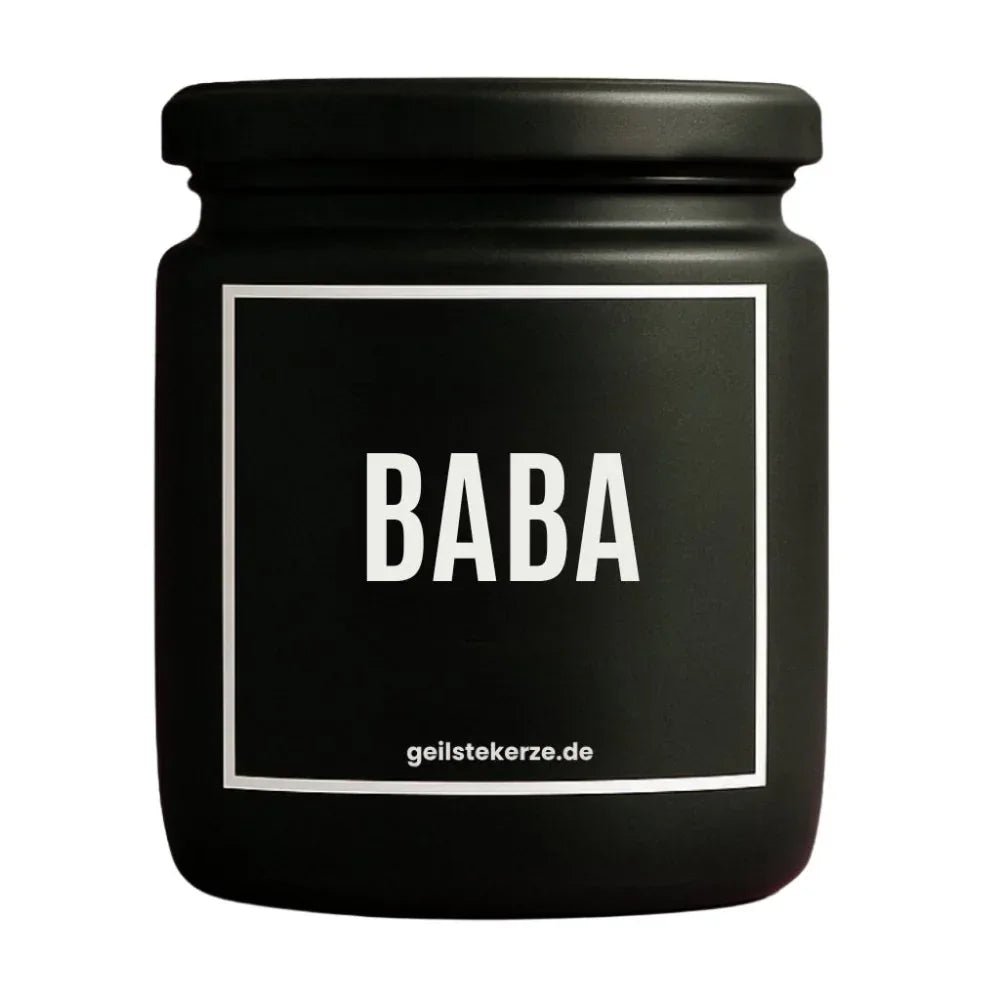 Duftkerze mit Spruch von geilstekerze ist der neue Geschenketrend. Diese witzige Kerze Vegane Bio-Kerze mit Spruch – BABA brennt mega lange sagenhafte 80 Stunde, hochwertige ätherische Öle schaffen beste Duftverteilung. Mit 1400 lustigen Sprüchen perfekt zum Verschenken. Handgemacht in Deutschland von geilstekerze.de -Die beste Duftkerze die du kaufen kannst.
