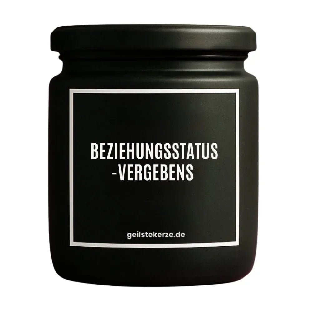 Vegane Bio-Kerze mit Spruch – BEZIEHUNGSSTATUS -VERGEBENS