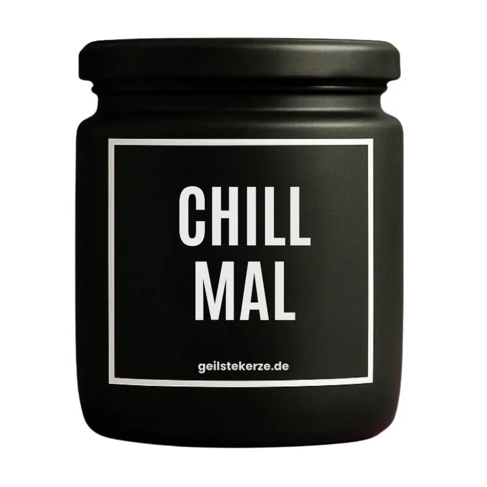 Duftkerze mit Spruch von geilstekerze ist der neue Geschenketrend. Diese witzige Kerze Vegane Bio-Kerze mit Spruch – CHILL MAL brennt mega lange sagenhafte 80 Stunde, hochwertige ätherische Öle schaffen beste Duftverteilung. Mit 1400 lustigen Sprüchen perfekt zum Verschenken. Handgemacht in Deutschland von geilstekerze.de -Die beste Duftkerze die du kaufen kannst.