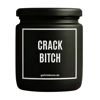 Duftkerze mit Spruch von geilstekerze ist der neue Geschenketrend. Diese witzige Kerze Vegane Bio-Kerze mit Spruch – CRACKBITCH brennt mega lange sagenhafte 80 Stunde, hochwertige ätherische Öle schaffen beste Duftverteilung. Mit 1400 lustigen Sprüchen perfekt zum Verschenken. Handgemacht in Deutschland von geilstekerze.de -Die beste Duftkerze die du kaufen kannst.