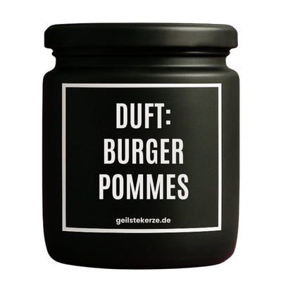 Duftkerze mit Spruch von geilstekerze ist der neue Geschenketrend. Diese witzige Kerze Vegane Bio-Kerze mit Spruch – DUFT: BURGER POMMES brennt mega lange sagenhafte 80 Stunde, hochwertige ätherische Öle schaffen beste Duftverteilung. Mit 1400 lustigen Sprüchen perfekt zum Verschenken. Handgemacht in Deutschland von geilstekerze.de -Die beste Duftkerze die du kaufen kannst.
