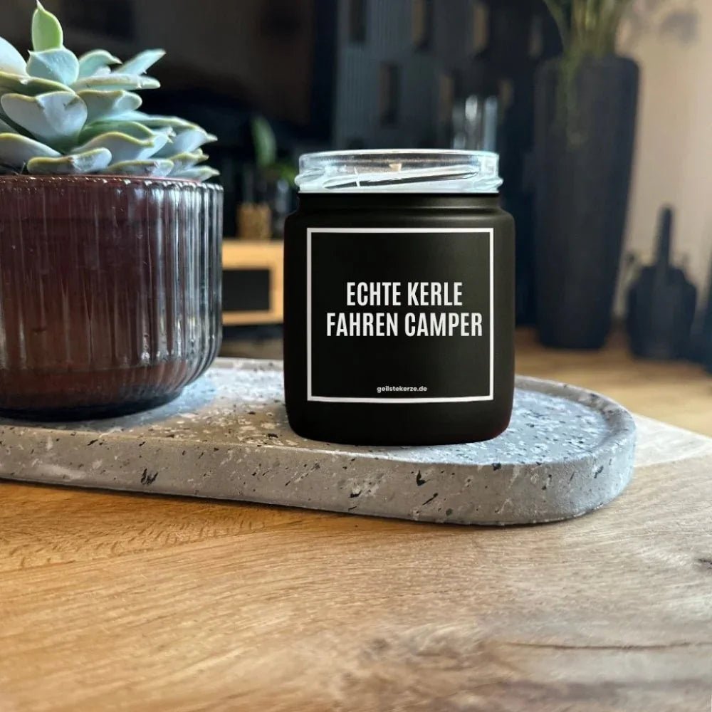 Vegane Bio-Kerze mit Spruch – ECHTE KERLE FAHREN CAMPER