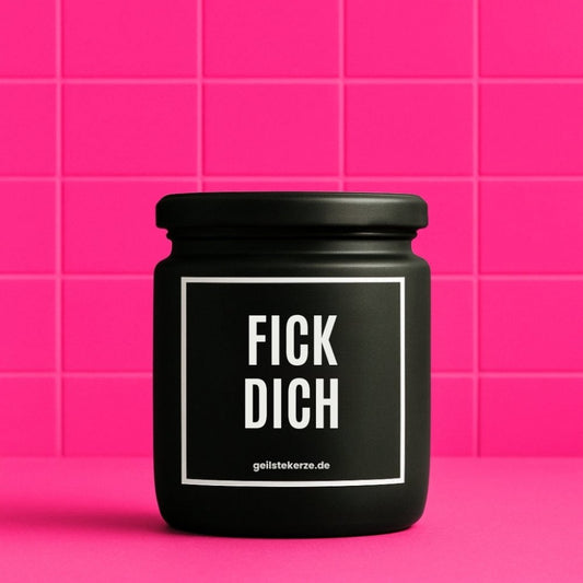 Duftkerze mit Spruch von geilstekerze ist der neue Geschenketrend. Diese witzige Kerze Vegane Bio-Kerze mit Spruch – FICK DICH brennt mega lange sagenhafte 80 Stunde, hochwertige ätherische Öle schaffen beste Duftverteilung. Mit 1400 lustigen Sprüchen perfekt zum Verschenken. Handgemacht in Deutschland von geilstekerze.de -Die beste Duftkerze die du kaufen kannst.