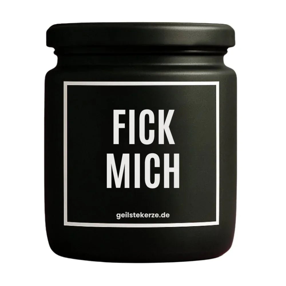 Duftkerze mit Spruch von geilstekerze ist der neue Geschenketrend. Diese witzige Kerze Vegane Bio-Kerze mit Spruch – FICK MICH brennt mega lange sagenhafte 80 Stunde, hochwertige ätherische Öle schaffen beste Duftverteilung. Mit 1400 lustigen Sprüchen perfekt zum Verschenken. Handgemacht in Deutschland von geilstekerze.de -Die beste Duftkerze die du kaufen kannst.