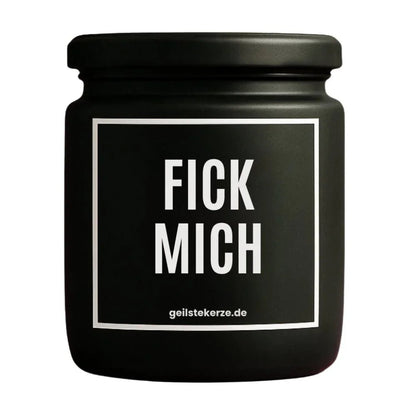 Duftkerze mit Spruch von geilstekerze ist der neue Geschenketrend. Diese witzige Kerze Vegane Bio-Kerze mit Spruch – FICK MICH brennt mega lange sagenhafte 80 Stunde, hochwertige ätherische Öle schaffen beste Duftverteilung. Mit 1400 lustigen Sprüchen perfekt zum Verschenken. Handgemacht in Deutschland von geilstekerze.de -Die beste Duftkerze die du kaufen kannst.