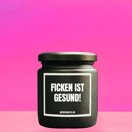 Duftkerze mit Spruch von geilstekerze ist der neue Geschenketrend. Diese witzige Kerze Vegane Bio-Kerze mit Spruch – FICKEN IST GESUND brennt mega lange sagenhafte 80 Stunde, hochwertige ätherische Öle schaffen beste Duftverteilung. Mit 1400 lustigen Sprüchen perfekt zum Verschenken. Handgemacht in Deutschland von geilstekerze.de -Die beste Duftkerze die du kaufen kannst.