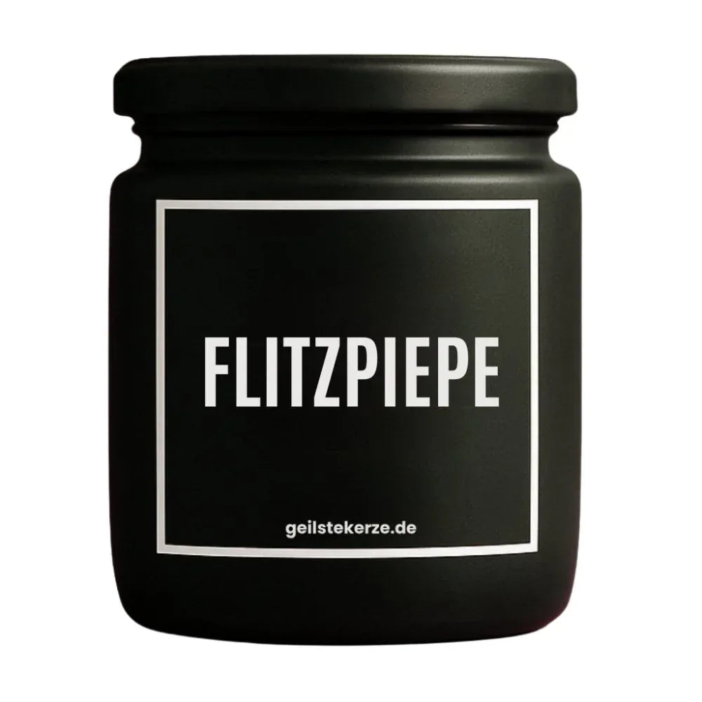 Duftkerze mit Spruch von geilstekerze ist der neue Geschenketrend. Diese witzige Kerze Vegane Bio-Kerze mit Spruch – FLITZPIEPE brennt mega lange sagenhafte 80 Stunde, hochwertige ätherische Öle schaffen beste Duftverteilung. Mit 1400 lustigen Sprüchen perfekt zum Verschenken. Handgemacht in Deutschland von geilstekerze.de -Die beste Duftkerze die du kaufen kannst.