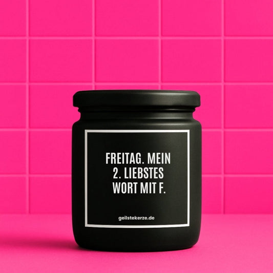 Duftkerze mit Spruch von geilstekerze ist der neue Geschenketrend. Diese witzige Kerze Vegane Bio-Kerze mit Spruch – FREITAG. MEIN 2. LIEBSTES WORT MIT F brennt mega lange sagenhafte 80 Stunde, hochwertige ätherische Öle schaffen beste Duftverteilung. Mit 1400 lustigen Sprüchen perfekt zum Verschenken. Handgemacht in Deutschland von geilstekerze.de -Die beste Duftkerze die du kaufen kannst.