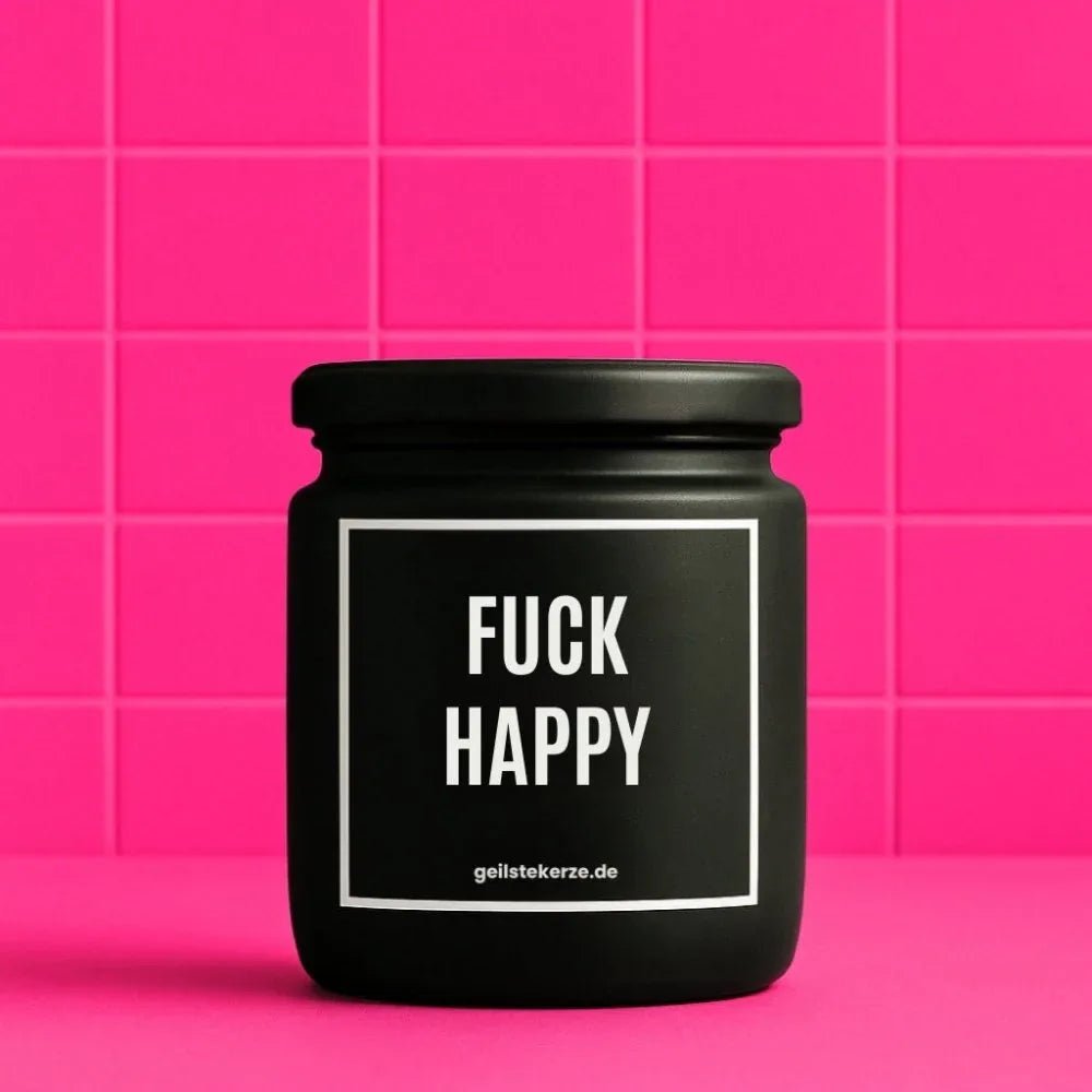 Duftkerze mit Spruch von geilstekerze ist der neue Geschenketrend. Diese witzige Kerze Vegane Bio-Kerze mit Spruch – FUCK HAPPY brennt mega lange sagenhafte 80 Stunde, hochwertige ätherische Öle schaffen beste Duftverteilung. Mit 1400 lustigen Sprüchen perfekt zum Verschenken. Handgemacht in Deutschland von geilstekerze.de -Die beste Duftkerze die du kaufen kannst.