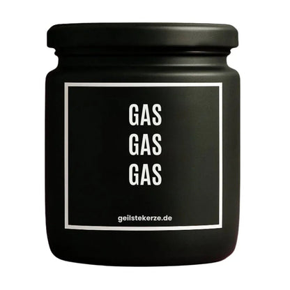 Duftkerze mit Spruch von geilstekerze ist der neue Geschenketrend. Diese witzige Kerze Vegane Bio-Kerze mit Spruch – GAS GAS GAS brennt mega lange sagenhafte 80 Stunde, hochwertige ätherische Öle schaffen beste Duftverteilung. Mit 1400 lustigen Sprüchen perfekt zum Verschenken. Handgemacht in Deutschland von geilstekerze.de -Die beste Duftkerze die du kaufen kannst.