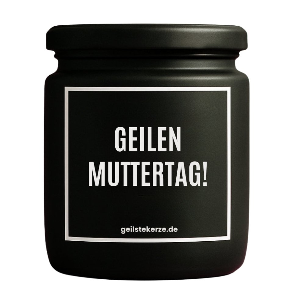 Duftkerze mit Spruch von geilstekerze ist der neue Geschenketrend. Diese witzige Kerze Vegane Bio-Kerze mit Spruch – GEILEN MUTTERTAG brennt mega lange sagenhafte 80 Stunde, hochwertige ätherische Öle schaffen beste Duftverteilung. Mit 1400 lustigen Sprüchen perfekt zum Verschenken. Handgemacht in Deutschland von geilstekerze.de -Die beste Duftkerze die du kaufen kannst.