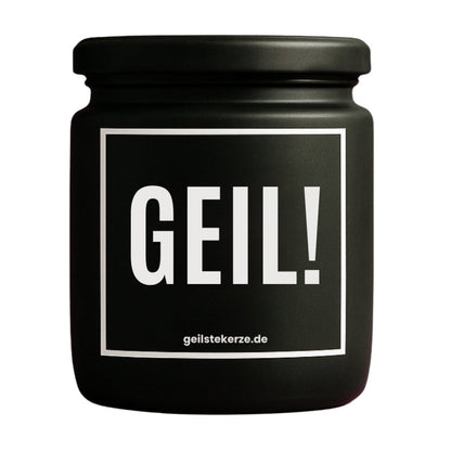 Duftkerze mit Spruch von geilstekerze ist der neue Geschenketrend. Diese witzige Kerze Vegane Bio-Kerze mit Spruch – GEIL! brennt mega lange sagenhafte 80 Stunde, hochwertige ätherische Öle schaffen beste Duftverteilung. Mit 1400 lustigen Sprüchen perfekt zum Verschenken. Handgemacht in Deutschland von geilstekerze.de -Die beste Duftkerze die du kaufen kannst.