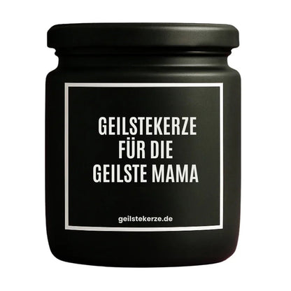 Duftkerze mit Spruch von geilstekerze ist der neue Geschenketrend. Diese witzige Kerze Vegane Bio-Kerze mit Spruch – GEILSTEKERZE FÜR DIE GEILSTE MAMA brennt mega lange sagenhafte 80 Stunde, hochwertige ätherische Öle schaffen beste Duftverteilung. Mit 1400 lustigen Sprüchen perfekt zum Verschenken. Handgemacht in Deutschland von geilstekerze.de -Die beste Duftkerze die du kaufen kannst.