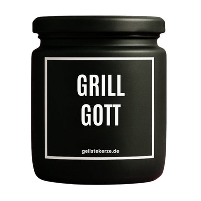 Duftkerze mit Spruch von geilstekerze ist der neue Geschenketrend. Diese witzige Kerze Vegane Bio-Kerze mit Spruch – GRILLGOTT brennt mega lange sagenhafte 80 Stunde, hochwertige ätherische Öle schaffen beste Duftverteilung. Mit 1400 lustigen Sprüchen perfekt zum Verschenken. Handgemacht in Deutschland von geilstekerze.de -Die beste Duftkerze die du kaufen kannst.
