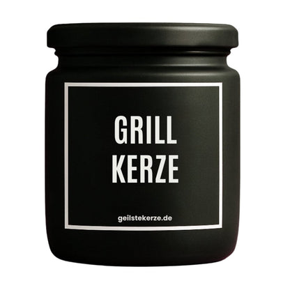 Duftkerze mit Spruch von geilstekerze ist der neue Geschenketrend. Diese witzige Kerze Vegane Bio-Kerze mit Spruch – GRILLKERZE brennt mega lange sagenhafte 80 Stunde, hochwertige ätherische Öle schaffen beste Duftverteilung. Mit 1400 lustigen Sprüchen perfekt zum Verschenken. Handgemacht in Deutschland von geilstekerze.de -Die beste Duftkerze die du kaufen kannst.