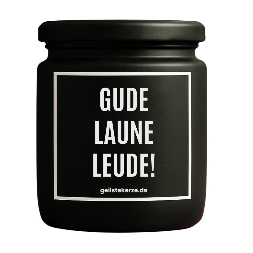 Duftkerze mit Spruch von geilstekerze ist der neue Geschenketrend. Diese witzige Kerze Vegane Bio-Kerze mit Spruch – GUDE LAUNE LEUDE! brennt mega lange sagenhafte 80 Stunde, hochwertige ätherische Öle schaffen beste Duftverteilung. Mit 1400 lustigen Sprüchen perfekt zum Verschenken. Handgemacht in Deutschland von geilstekerze.de -Die beste Duftkerze die du kaufen kannst.