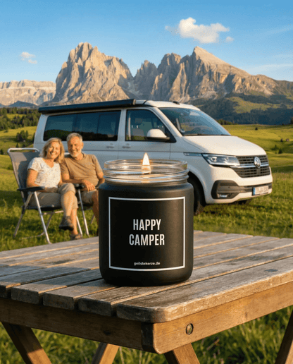 HAPPY CAMPER Duftkerze Detail – weißes Sojawachs, handgemacht