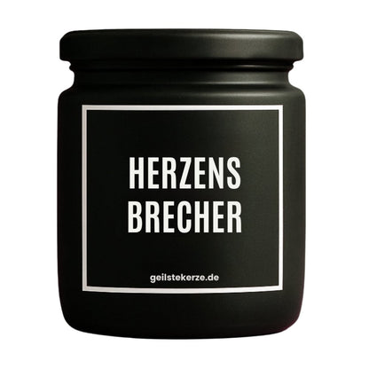 Duftkerze mit Spruch von geilstekerze ist der neue Geschenketrend. Diese witzige Kerze Vegane Bio-Kerze mit Spruch – HERZENSBRECHER brennt mega lange sagenhafte 80 Stunde, hochwertige ätherische Öle schaffen beste Duftverteilung. Mit 1400 lustigen Sprüchen perfekt zum Verschenken. Handgemacht in Deutschland von geilstekerze.de -Die beste Duftkerze die du kaufen kannst.