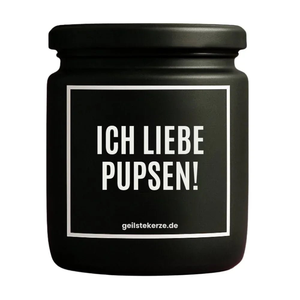 Duftkerze mit Spruch von geilstekerze ist der neue Geschenketrend. Diese witzige Kerze Vegane Bio-Kerze mit Spruch – ICH LIEBE PUPSEN! brennt mega lange sagenhafte 80 Stunde, hochwertige ätherische Öle schaffen beste Duftverteilung. Mit 1400 lustigen Sprüchen perfekt zum Verschenken. Handgemacht in Deutschland von geilstekerze.de -Die beste Duftkerze die du kaufen kannst.