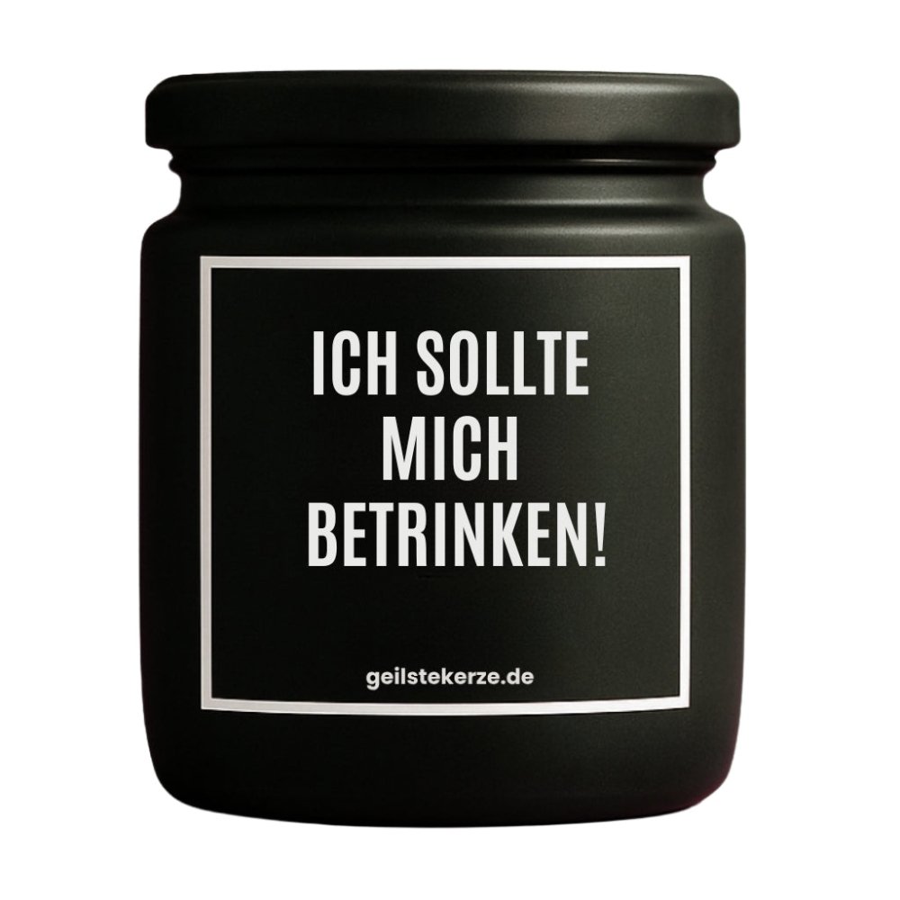Duftkerze mit Spruch von geilstekerze ist der neue Geschenketrend. Diese witzige Kerze Vegane Bio-Kerze mit Spruch – ICH SOLLTE MICH BETRINKEN! brennt mega lange sagenhafte 80 Stunde, hochwertige ätherische Öle schaffen beste Duftverteilung. Mit 1400 lustigen Sprüchen perfekt zum Verschenken. Handgemacht in Deutschland von geilstekerze.de -Die beste Duftkerze die du kaufen kannst.