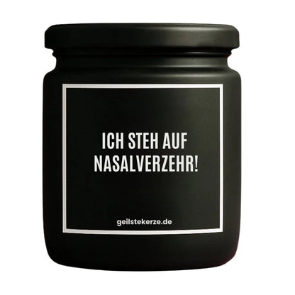 Duftkerze mit Spruch von geilstekerze ist der neue Geschenketrend. Diese witzige Kerze Vegane Bio-Kerze mit Spruch – ICH STEH AUF NASALVERZEHR! brennt mega lange sagenhafte 80 Stunde, hochwertige ätherische Öle schaffen beste Duftverteilung. Mit 1400 lustigen Sprüchen perfekt zum Verschenken. Handgemacht in Deutschland von geilstekerze.de -Die beste Duftkerze die du kaufen kannst.