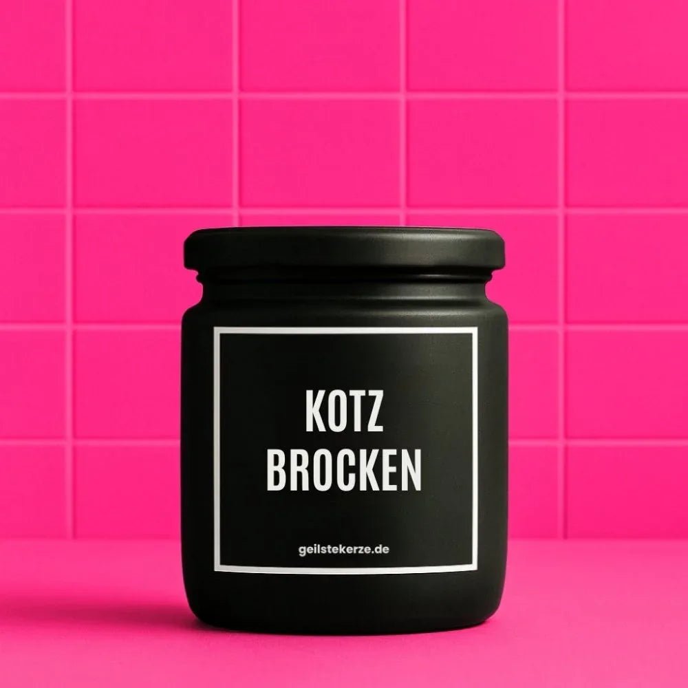 Duftkerze mit Spruch von geilstekerze ist der neue Geschenketrend. Diese witzige Kerze Vegane Bio-Kerze mit Spruch – KOTZBROCKEN brennt mega lange sagenhafte 80 Stunde, hochwertige ätherische Öle schaffen beste Duftverteilung. Mit 1400 lustigen Sprüchen perfekt zum Verschenken. Handgemacht in Deutschland von geilstekerze.de -Die beste Duftkerze die du kaufen kannst.