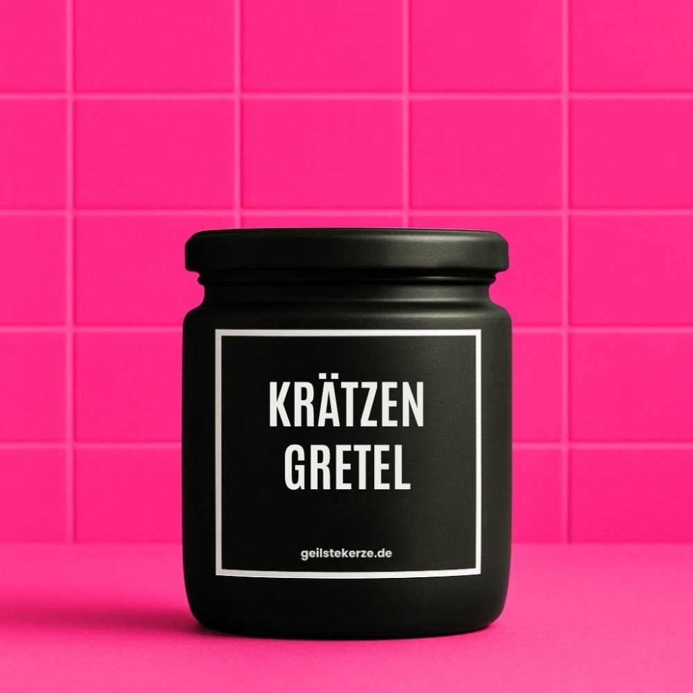 Duftkerze mit Spruch von geilstekerze ist der neue Geschenketrend. Diese witzige Kerze Vegane Bio-Kerze mit Spruch – KRÄTZENGRETEL brennt mega lange sagenhafte 80 Stunde, hochwertige ätherische Öle schaffen beste Duftverteilung. Mit 1400 lustigen Sprüchen perfekt zum Verschenken. Handgemacht in Deutschland von geilstekerze.de -Die beste Duftkerze die du kaufen kannst.