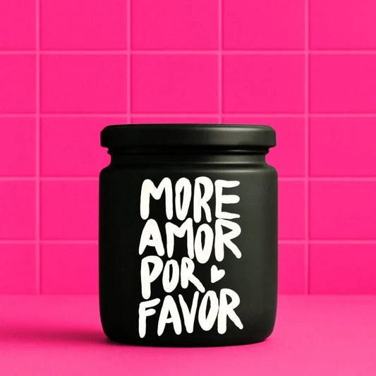 Vegane Bio-Kerze mit Spruch – MORE AMOR POR FAVOR