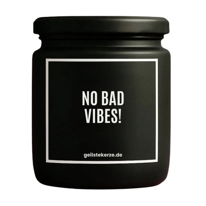 NO BAD VIBES Duftkerze Detail – weißes Sojawachs, handgemacht