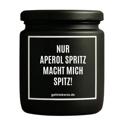 Duftkerze mit Spruch von geilstekerze ist der neue Geschenketrend. Diese witzige Kerze Vegane Bio-Kerze mit Spruch – NUR APEROL SPRITZ MACHT MICH SPITZ! brennt mega lange sagenhafte 80 Stunde, hochwertige ätherische Öle schaffen beste Duftverteilung. Mit 1400 lustigen Sprüchen perfekt zum Verschenken. Handgemacht in Deutschland von geilstekerze.de -Die beste Duftkerze die du kaufen kannst.