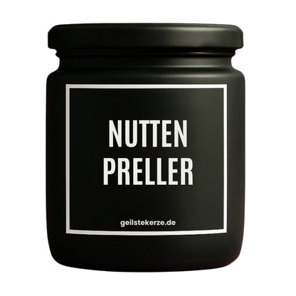 Duftkerze mit Spruch von geilstekerze ist der neue Geschenketrend. Diese witzige Kerze Vegane Bio-Kerze mit Spruch – NUTTENPRELLER brennt mega lange sagenhafte 80 Stunde, hochwertige ätherische Öle schaffen beste Duftverteilung. Mit 1400 lustigen Sprüchen perfekt zum Verschenken. Handgemacht in Deutschland von geilstekerze.de -Die beste Duftkerze die du kaufen kannst.