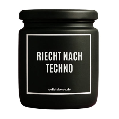 Duftkerze mit Spruch von geilstekerze ist der neue Geschenketrend. Diese witzige Kerze Vegane Bio-Kerze mit Spruch – RIECHT NACH TECHNO brennt mega lange sagenhafte 80 Stunde, hochwertige ätherische Öle schaffen beste Duftverteilung. Mit 1400 lustigen Sprüchen perfekt zum Verschenken. Handgemacht in Deutschland von geilstekerze.de -Die beste Duftkerze die du kaufen kannst.