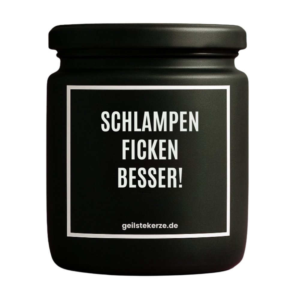 Duftkerze mit Spruch von geilstekerze ist der neue Geschenketrend. Diese witzige Kerze Vegane Bio-Kerze mit Spruch – SCHLAMPEN FICKEN BESSER! brennt mega lange sagenhafte 80 Stunde, hochwertige ätherische Öle schaffen beste Duftverteilung. Mit 1400 lustigen Sprüchen perfekt zum Verschenken. Handgemacht in Deutschland von geilstekerze.de -Die beste Duftkerze die du kaufen kannst.