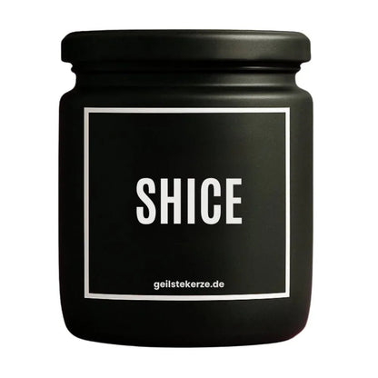 Duftkerze mit Spruch von geilstekerze ist der neue Geschenketrend. Diese witzige Kerze Vegane Bio-Kerze mit Spruch – SHICE brennt mega lange sagenhafte 80 Stunde, hochwertige ätherische Öle schaffen beste Duftverteilung. Mit 1400 lustigen Sprüchen perfekt zum Verschenken. Handgemacht in Deutschland von geilstekerze.de -Die beste Duftkerze die du kaufen kannst.