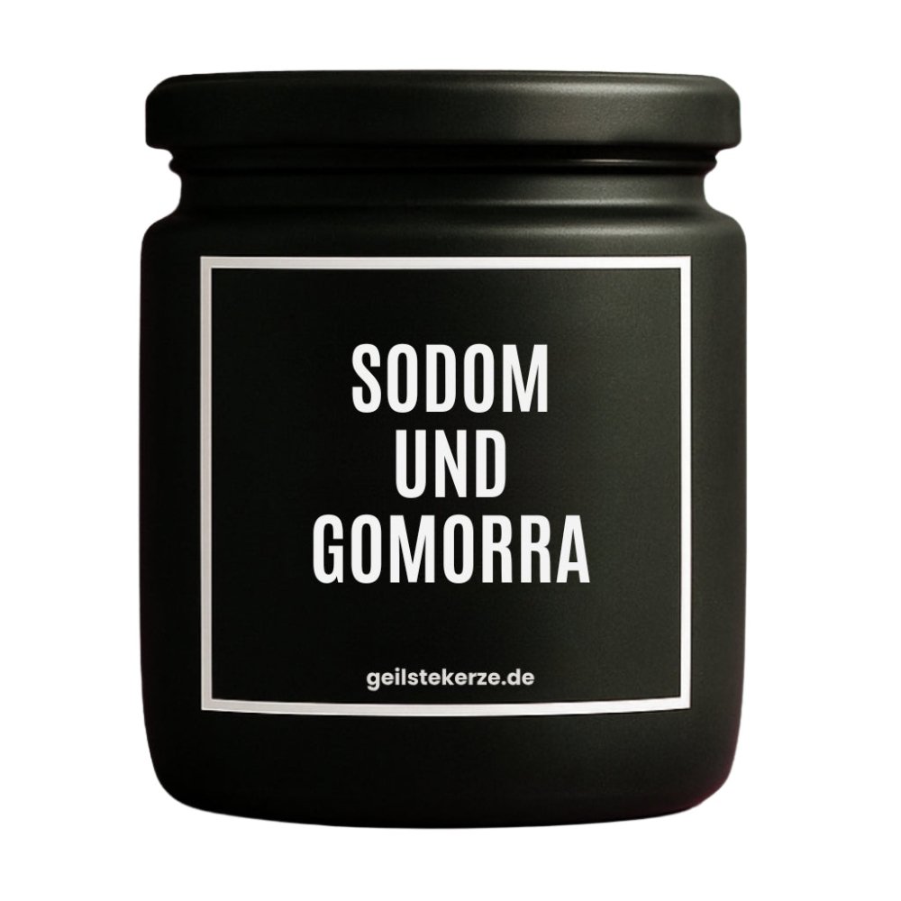 Duftkerze mit Spruch von geilstekerze ist der neue Geschenketrend. Diese witzige Kerze Vegane Bio-Kerze mit Spruch – SODOM UND GOMORRA brennt mega lange sagenhafte 80 Stunde, hochwertige ätherische Öle schaffen beste Duftverteilung. Mit 1400 lustigen Sprüchen perfekt zum Verschenken. Handgemacht in Deutschland von geilstekerze.de -Die beste Duftkerze die du kaufen kannst.