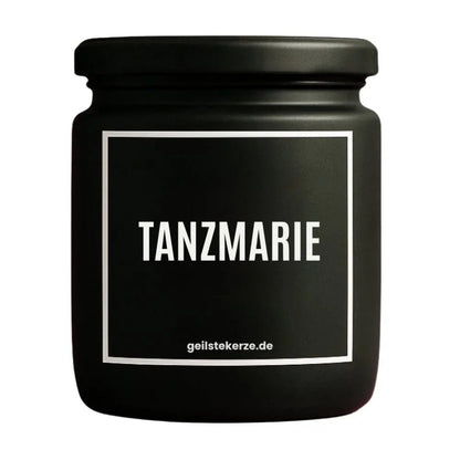 Duftkerze mit Spruch von geilstekerze ist der neue Geschenketrend. Diese witzige Kerze Vegane Bio-Kerze mit Spruch – TANZMARIE brennt mega lange sagenhafte 80 Stunde, hochwertige ätherische Öle schaffen beste Duftverteilung. Mit 1400 lustigen Sprüchen perfekt zum Verschenken. Handgemacht in Deutschland von geilstekerze.de -Die beste Duftkerze die du kaufen kannst.