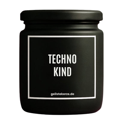 Duftkerze mit Spruch von geilstekerze ist der neue Geschenketrend. Diese witzige Kerze Vegane Bio-Kerze mit Spruch – TECHNOKIND brennt mega lange sagenhafte 80 Stunde, hochwertige ätherische Öle schaffen beste Duftverteilung. Mit 1400 lustigen Sprüchen perfekt zum Verschenken. Handgemacht in Deutschland von geilstekerze.de -Die beste Duftkerze die du kaufen kannst.