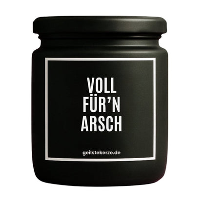 Duftkerze mit Spruch von geilstekerze ist der neue Geschenketrend. Diese witzige Kerze Vegane Bio-Kerze mit Spruch – VOLL FÜR‘N ARSCH brennt mega lange sagenhafte 80 Stunde, hochwertige ätherische Öle schaffen beste Duftverteilung. Mit 1400 lustigen Sprüchen perfekt zum Verschenken. Handgemacht in Deutschland von geilstekerze.de -Die beste Duftkerze die du kaufen kannst.